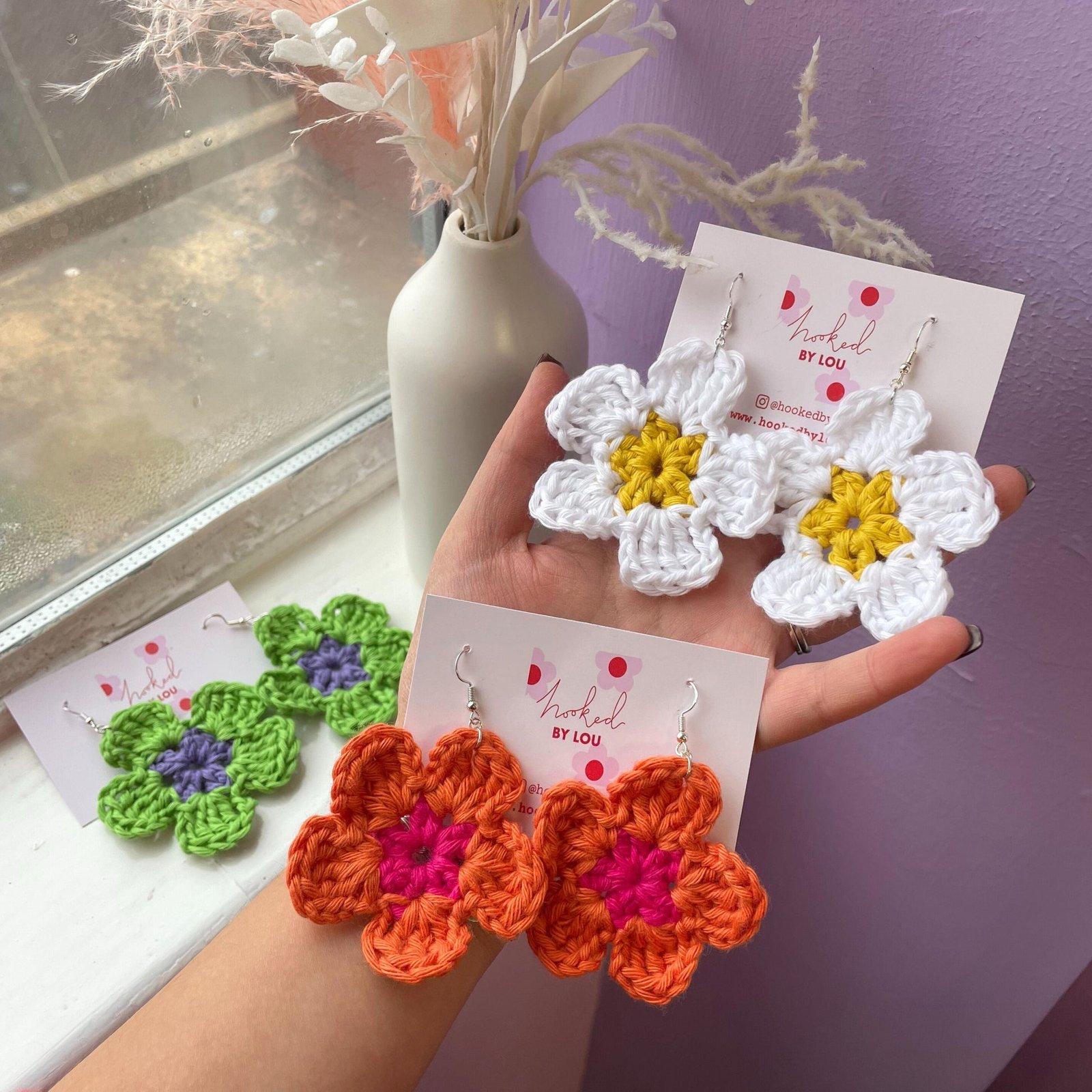 Daisy Flower Earrings - White and Yellow - Image 8